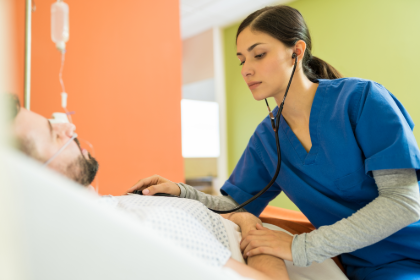 Curso gratuito de Conceitos Básicos de Enfermagem do Trabalho